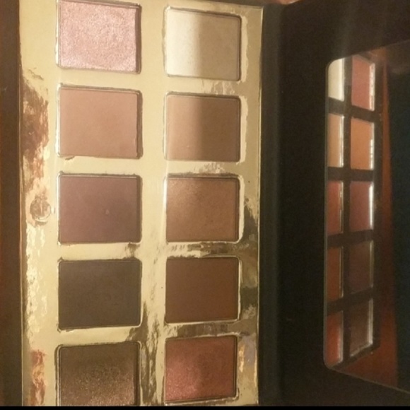 Crown Fuego Eyeshadow palette - Picture 2 of 3